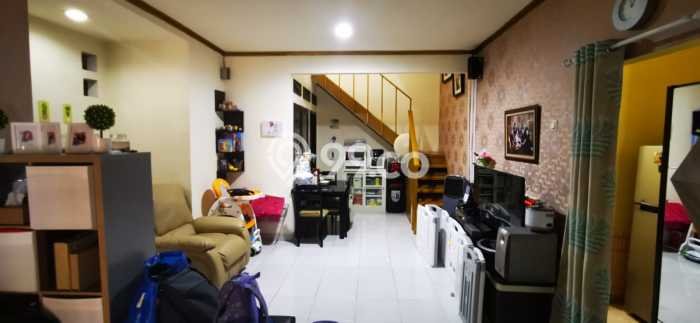 Rumah Luas Asri 3 KT Siap Huni di Bintaro Tangerang Selatan Rumah Luas Asri 3 KT Siap Huni di Bintaro Tangerang Selatan