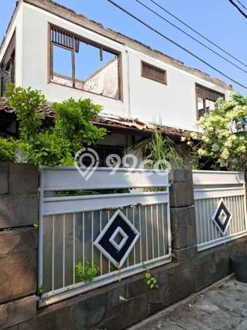 Siap Huni Rumah Mewah 6 Kamar di Kebayoran Lama Dekat ke Mana Pun Siap Huni Rumah Mewah 6 Kamar di Kebayoran Lama Dekat ke Mana Pun
