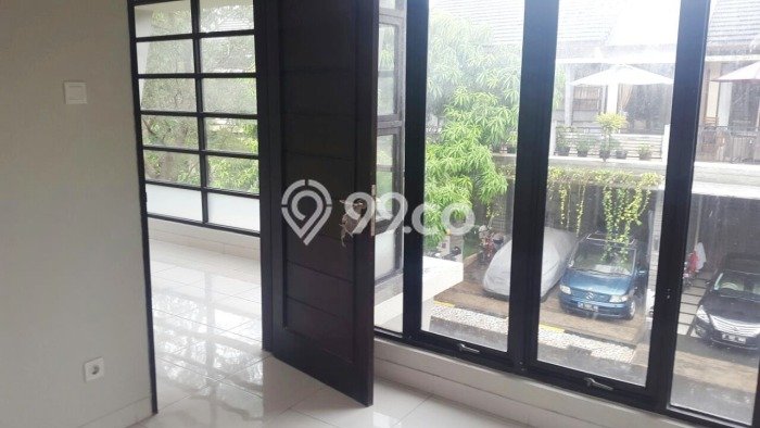 Jual Rumah Mewah Megah Dengan View Cantik di Bintaro, Tangerang Selatan Jual Rumah Mewah Megah Dengan View Cantik di Bintaro, Tangerang Selatan