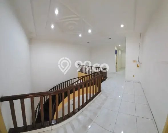 Disewakan! Rumah 6 Kamar Tidur &
5 Kamar Mandi di Pantai Indah Kapuk, Jakarta Utara Disewakan! Rumah 6 Kamar Tidur &
5 Kamar Mandi di Pantai Indah Kapuk, Jakarta Utara