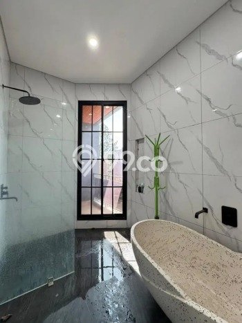 Dijual Rumah 4 Kamar Lokasi Ideal Nyaman dan Strategis di Karawaci Dijual Rumah 4 Kamar Lokasi Ideal Nyaman dan Strategis di Karawaci