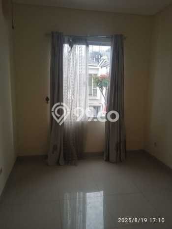Jual Rumah Luas Elegan Dengan View Cantik di Green Lake City, Jakarta Barat Jual Rumah Luas Elegan Dengan View Cantik di Green Lake City, Jakarta Barat