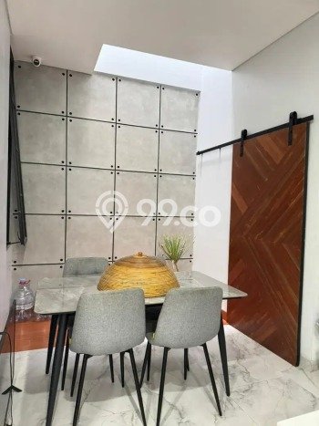 Dijual Rumah 4 Kamar Lokasi Ideal Nyaman dan Strategis di Karawaci Dijual Rumah 4 Kamar Lokasi Ideal Nyaman dan Strategis di Karawaci