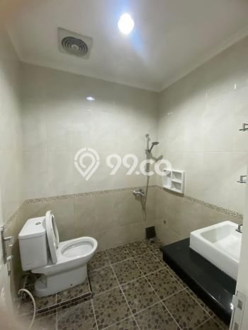 Rumah Disewakan Jakarta Barat LT 135m2 LB 180m2 Kawasan Kemanggisan Rumah Disewakan Jakarta Barat LT 135m2 LB 180m2 Kawasan Kemanggisan