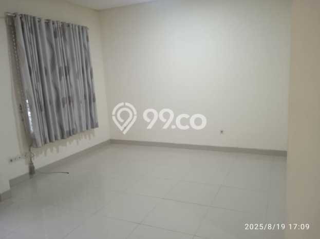 Jual Rumah Luas Elegan Dengan View Cantik di Green Lake City, Jakarta Barat Jual Rumah Luas Elegan Dengan View Cantik di Green Lake City, Jakarta Barat
