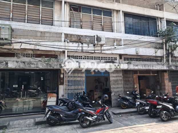 Ruko Dijual di Prime Area Jakarta Barat Luas 120m2 Ruko Dijual di Prime Area Jakarta Barat Luas 120m2