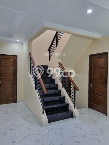 HARGA SPESIAL! Rumah kawasan Gunung Putri, Dekat Pusat Kota, 5 KM, LT 220m2m² Bangunan 370m2m² HARGA SPESIAL! Rumah kawasan Gunung Putri, Dekat Pusat Kota, 5 KM, LT 220m2m² Bangunan 370m2m²
