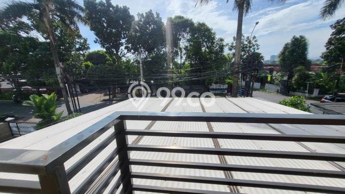 Rumah Mewah LB 350m2 Siap Pakai Desain Elegan di Cibubur, Jakarta Timur Rumah Mewah LB 350m2 Siap Pakai Desain Elegan di Cibubur, Jakarta Timur