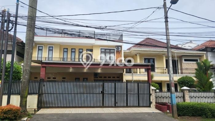Rumah Mewah LB 350m2 Siap Pakai Desain Elegan di Cibubur, Jakarta Timur Rumah Mewah LB 350m2 Siap Pakai Desain Elegan di Cibubur, Jakarta Timur