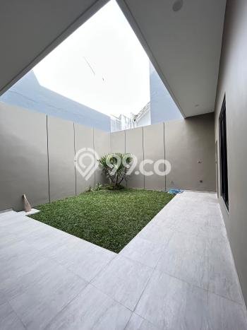 For Sale! Premium House LT 200m2 Desain Elegan di Araya For Sale! Premium House LT 200m2 Desain Elegan di Araya