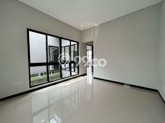 Rumah Mewah LB 242m2 Siap Pakai Desain Elegan di Araya, Malang Rumah Mewah LB 242m2 Siap Pakai Desain Elegan di Araya, Malang