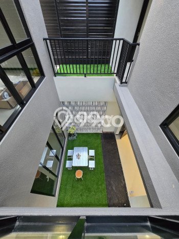 Rumah Mewah LB 242m2 Siap Pakai Desain Elegan di Araya, Malang Rumah Mewah LB 242m2 Siap Pakai Desain Elegan di Araya, Malang