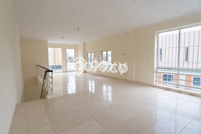 Ruko Dijual di Malang LT 92m2 & LB 223m2 Lokasi Terbaik! Ruko Dijual di Malang LT 92m2 & LB 223m2 Lokasi Terbaik!