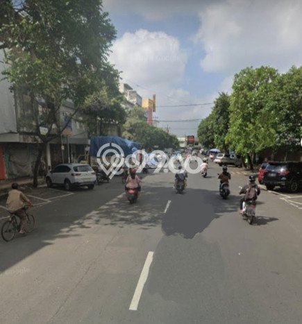 Unit Ruko disewakan di Klojen Malang dengan LT 226m2 / LB 450m2 Unit Ruko disewakan di Klojen Malang dengan LT 226m2 / LB 450m2