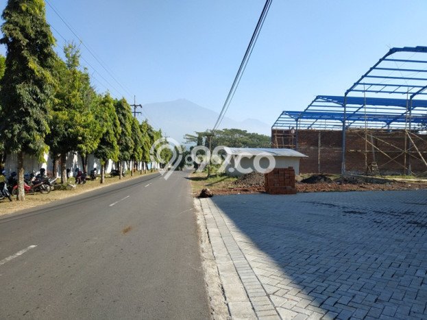 Gudang Strategis Kawasan Singosari, Luas 335m2m², Jalan Utama, Tingkat Keramaian Tinggi Gudang Strategis Kawasan Singosari, Luas 335m2m², Jalan Utama, Tingkat Keramaian Tinggi
