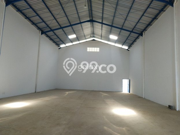 Gudang Strategis Kawasan Singosari, Luas 335m2m², Jalan Utama, Tingkat Keramaian Tinggi Gudang Strategis Kawasan Singosari, Luas 335m2m², Jalan Utama, Tingkat Keramaian Tinggi
