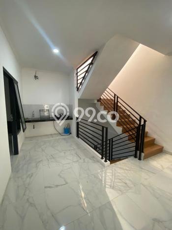 Rumah Akses Mudah area Lowokwaru, Malang, LT 131m2m² Bangunan 450m2m² Rumah Akses Mudah area Lowokwaru, Malang, LT 131m2m² Bangunan 450m2m²