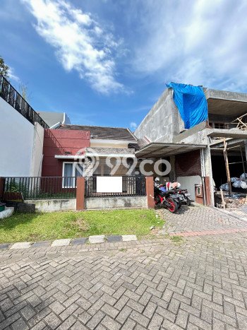 Rumah Modern Minimalis 3 Kamar Bisa Langsung Pindah di Lowokwaru Rumah Modern Minimalis 3 Kamar Bisa Langsung Pindah di Lowokwaru