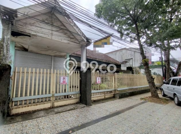 For Sale! Luxury House LT 597m2 Desain Elegan di Malang Kota For Sale! Luxury House LT 597m2 Desain Elegan di Malang Kota