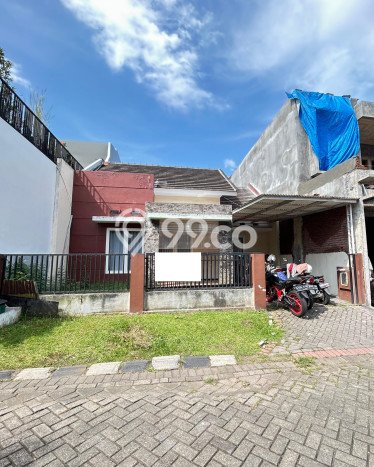 Rumah Modern Minimalis 3 Kamar Bisa Langsung Pindah di Lowokwaru Rumah Modern Minimalis 3 Kamar Bisa Langsung Pindah di Lowokwaru