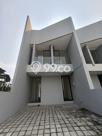 Rumah Modern Minimalis 5 Kamar Bisa Langsung Pindah di Wiyung Rumah Modern Minimalis 5 Kamar Bisa Langsung Pindah di Wiyung