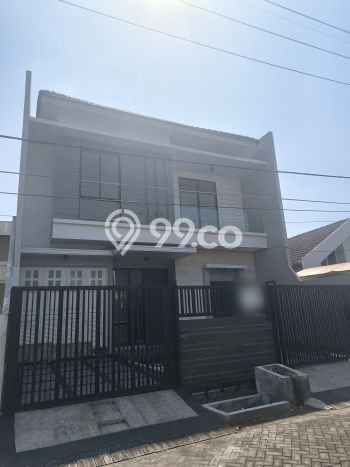 For Sale! Luxury House LT 200m2 Desain Elegan di Manyar For Sale! Luxury House LT 200m2 Desain Elegan di Manyar