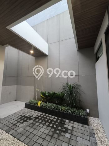 Dijual Rumah Premium dengan Fasilitas Sekitar Lengkap di Sukolilo, Surabaya Dijual Rumah Premium dengan Fasilitas Sekitar Lengkap di Sukolilo, Surabaya