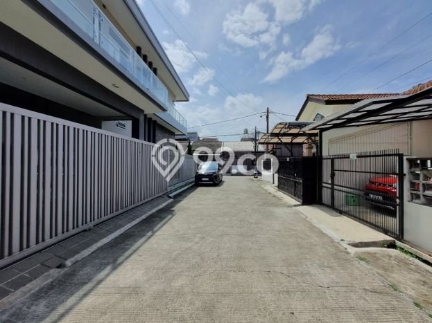 Rumah Modern 2 KT di Taman Kopo Indah Bandung Unfurnished Rumah Modern 2 KT di Taman Kopo Indah Bandung Unfurnished