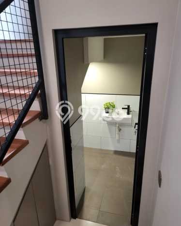 Ready to Use! Luxury House LT 200m2 Desain Elegan di BSD Ready to Use! Luxury House LT 200m2 Desain Elegan di BSD