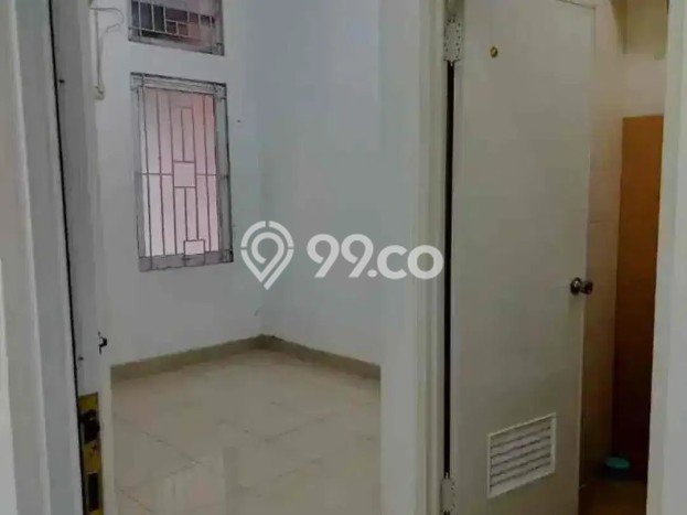 Rumah Luas Asri 4 KT Siap Pakai di BSD Tangerang Rumah Luas Asri 4 KT Siap Pakai di BSD Tangerang
