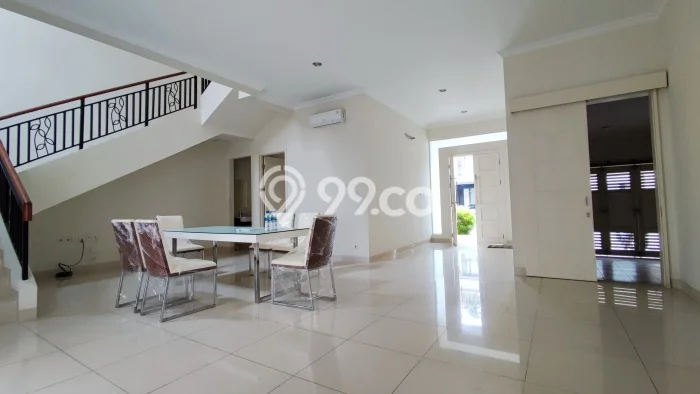 Sewa Rumah Harga Terjangkau di Gading Serpong Tangerang Punya 4 KT Sewa Rumah Harga Terjangkau di Gading Serpong Tangerang Punya 4 KT
