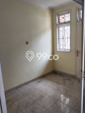 Lokasi strategis! Rumah siap pakai disewakan di Cikupa LB 180m2 Lokasi strategis! Rumah siap pakai disewakan di Cikupa LB 180m2