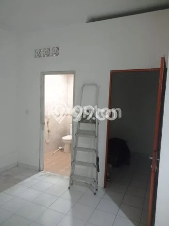 Disewakan! Rumah 2 Kamar Tidur &
1 Kamar Mandi di Petojo, Jakarta Pusat Disewakan! Rumah 2 Kamar Tidur &
1 Kamar Mandi di Petojo, Jakarta Pusat