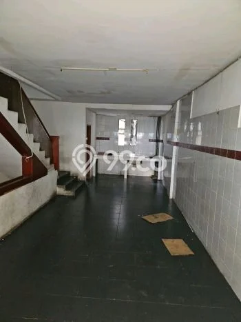 Ruko Disewa di Jakarta Barat dengan LB 168m2 Area Komersial Ramai Ruko Disewa di Jakarta Barat dengan LB 168m2 Area Komersial Ramai