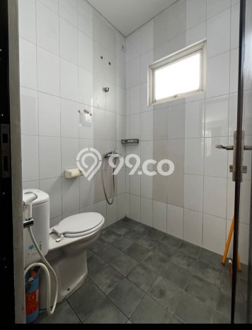 Disewakan! Rumah 3 Kamar Tidur &
2 Kamar Mandi di BSD, Tangerang Disewakan! Rumah 3 Kamar Tidur &
2 Kamar Mandi di BSD, Tangerang