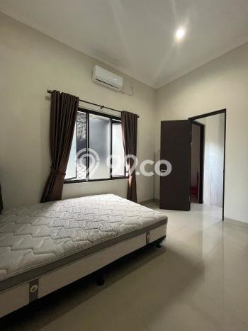 Rumah Luas Asri 4 KT Siap Huni di BSD City Tangerang Rumah Luas Asri 4 KT Siap Huni di BSD City Tangerang