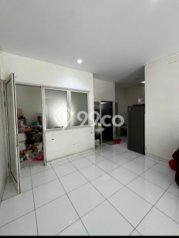 Disewakan! Rumah 3 Kamar Tidur &
2 Kamar Mandi di BSD, Tangerang Disewakan! Rumah 3 Kamar Tidur &
2 Kamar Mandi di BSD, Tangerang