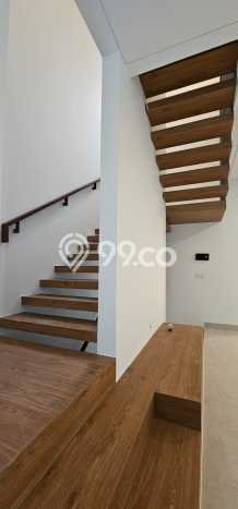 Rumah Luxury Modern Tanpa Renovasi di BSD City Tangerang Rumah Luxury Modern Tanpa Renovasi di BSD City Tangerang