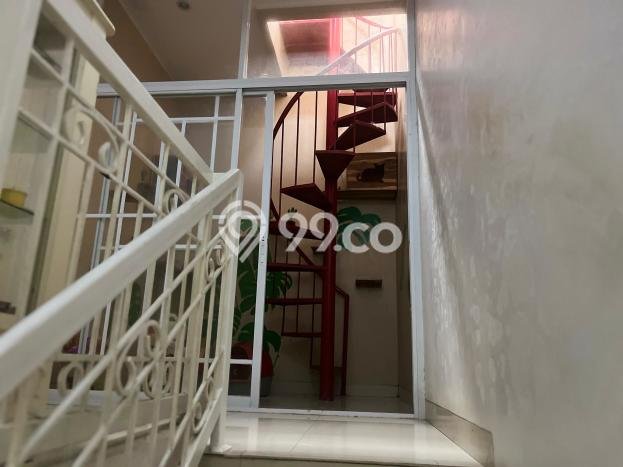 Dijual Hunian Rumah Terawat 3 KT di BSD City, Tangerang Dijual Hunian Rumah Terawat 3 KT di BSD City, Tangerang