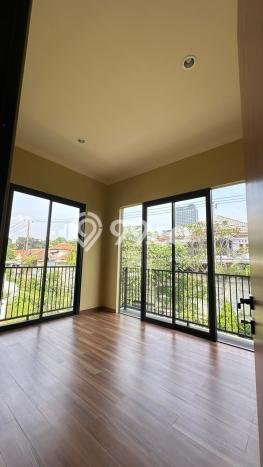 Hunian Elit LB 241m2 Siap Huni Desain Elegan di BSD, Tangerang Hunian Elit LB 241m2 Siap Huni Desain Elegan di BSD, Tangerang
