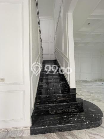Dijual Rumah Luas Megah Dengan View Eksklusif di Gading Serpong, Tangerang Dijual Rumah Luas Megah Dengan View Eksklusif di Gading Serpong, Tangerang
