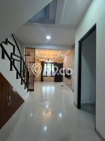 Rumah Luas Asri 4 KT Siap Huni di BSD City Tangerang Rumah Luas Asri 4 KT Siap Huni di BSD City Tangerang