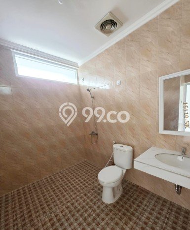 Dijual Hunian Rumah Terawat 4 Kamar di Bintaro, Jakarta Selatan Dijual Hunian Rumah Terawat 4 Kamar di Bintaro, Jakarta Selatan