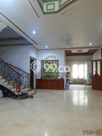Hunian Eksklusif Siap Huni LT 275m2 di Pesanggrahan, Jakarta Selatan Hunian Eksklusif Siap Huni LT 275m2 di Pesanggrahan, Jakarta Selatan