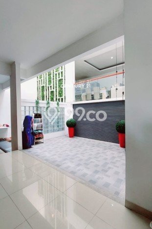 Rumah Disewakan Tangerang Selatan LT 305m2 LB 400m2 Kawasan Sektor 7-Bintaro Rumah Disewakan Tangerang Selatan LT 305m2 LB 400m2 Kawasan Sektor 7-Bintaro