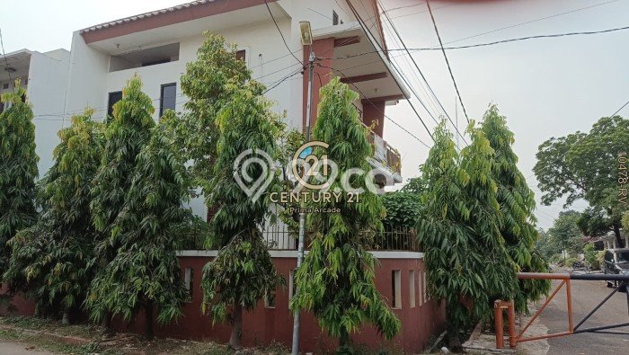 Jual Rumah Strategis Bagus Punya 4 KT di Ciledug Tangerang SHM Jual Rumah Strategis Bagus Punya 4 KT di Ciledug Tangerang SHM