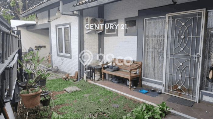 For Sale Rumah 4 Kamar Lokasi Ideal Bagus dan Strategis di Ciputat For Sale Rumah 4 Kamar Lokasi Ideal Bagus dan Strategis di Ciputat