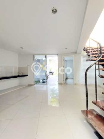 Jual Rumah Mewah Megah Dengan View Eksklusif di Bintaro, Tangerang Selatan Jual Rumah Mewah Megah Dengan View Eksklusif di Bintaro, Tangerang Selatan