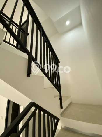 Ruko Dijual di Prime Area Jakarta Selatan Luas 176m2 Ruko Dijual di Prime Area Jakarta Selatan Luas 176m2