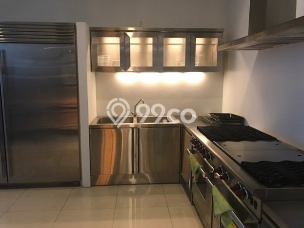 Apartemen Sewa 5 Kamar Hemat Siap Huni di Jakarta Selatan, Luas 1100m2 Apartemen Sewa 5 Kamar Hemat Siap Huni di Jakarta Selatan, Luas 1100m2